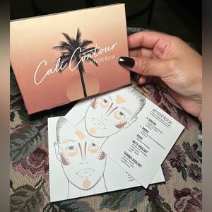 ⚠️🤍BRAND NEW WITH BOX SMASHBOX CONTOUR PALETTE🤍⚠️
